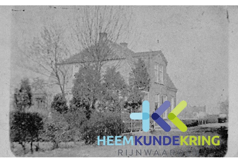 1898 Voormalige huis fam.Heijendaal later gekocht door schilder E v-Dungen grensde aan de tuin van de hervormde pastotie